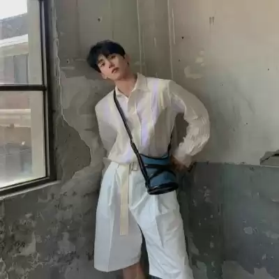 钟由希